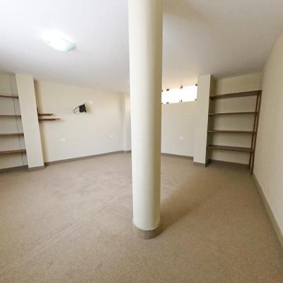 ALQUILER DE CASA EN CALLE LOS SAUCES, URB. SANTA VICTORIA